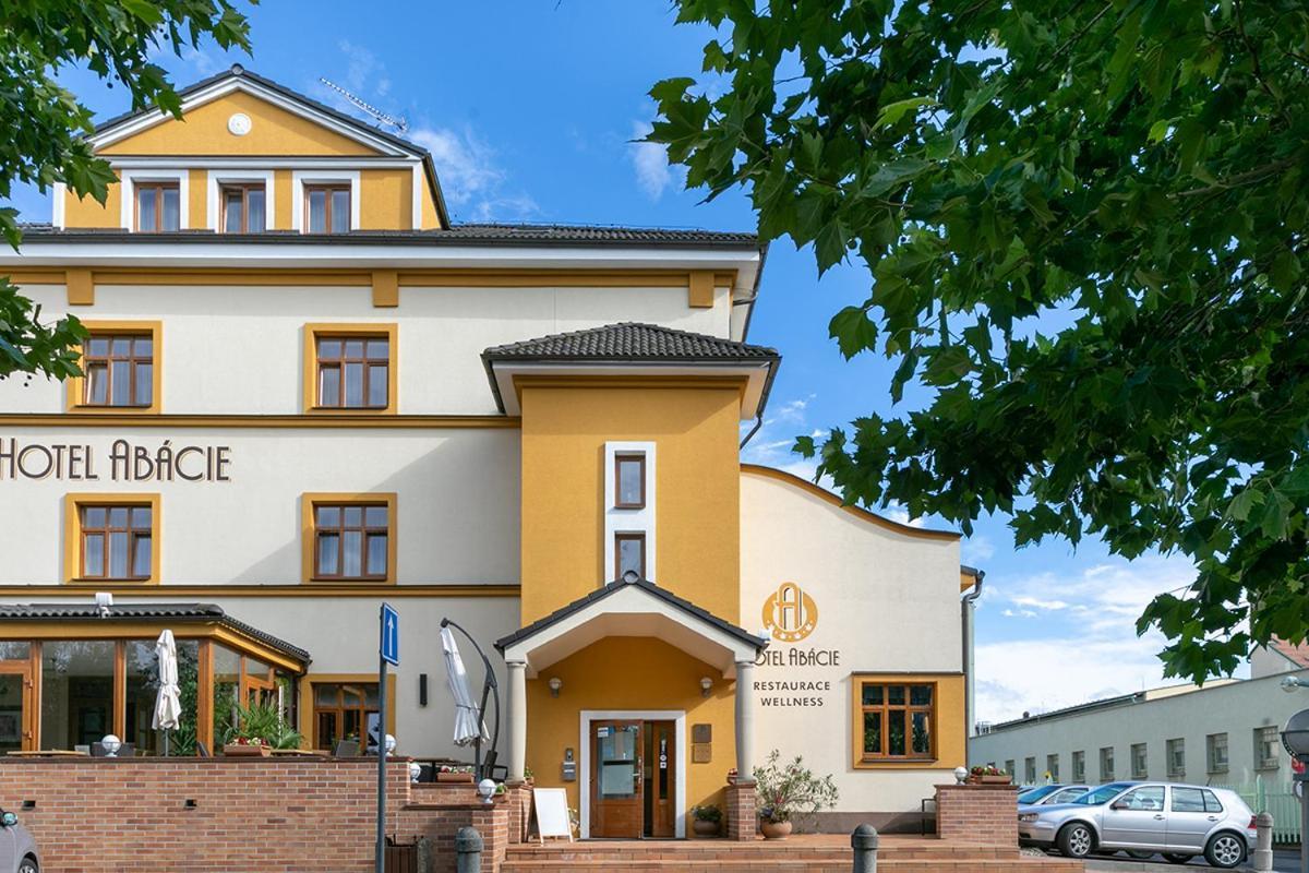 Hotel Abacie & Wellness Valasske Mezirici Exterior photo