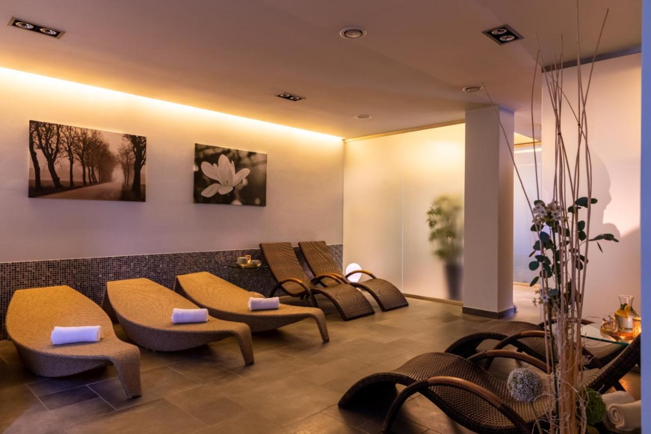 Hotel Abacie & Wellness Valasske Mezirici Exterior photo